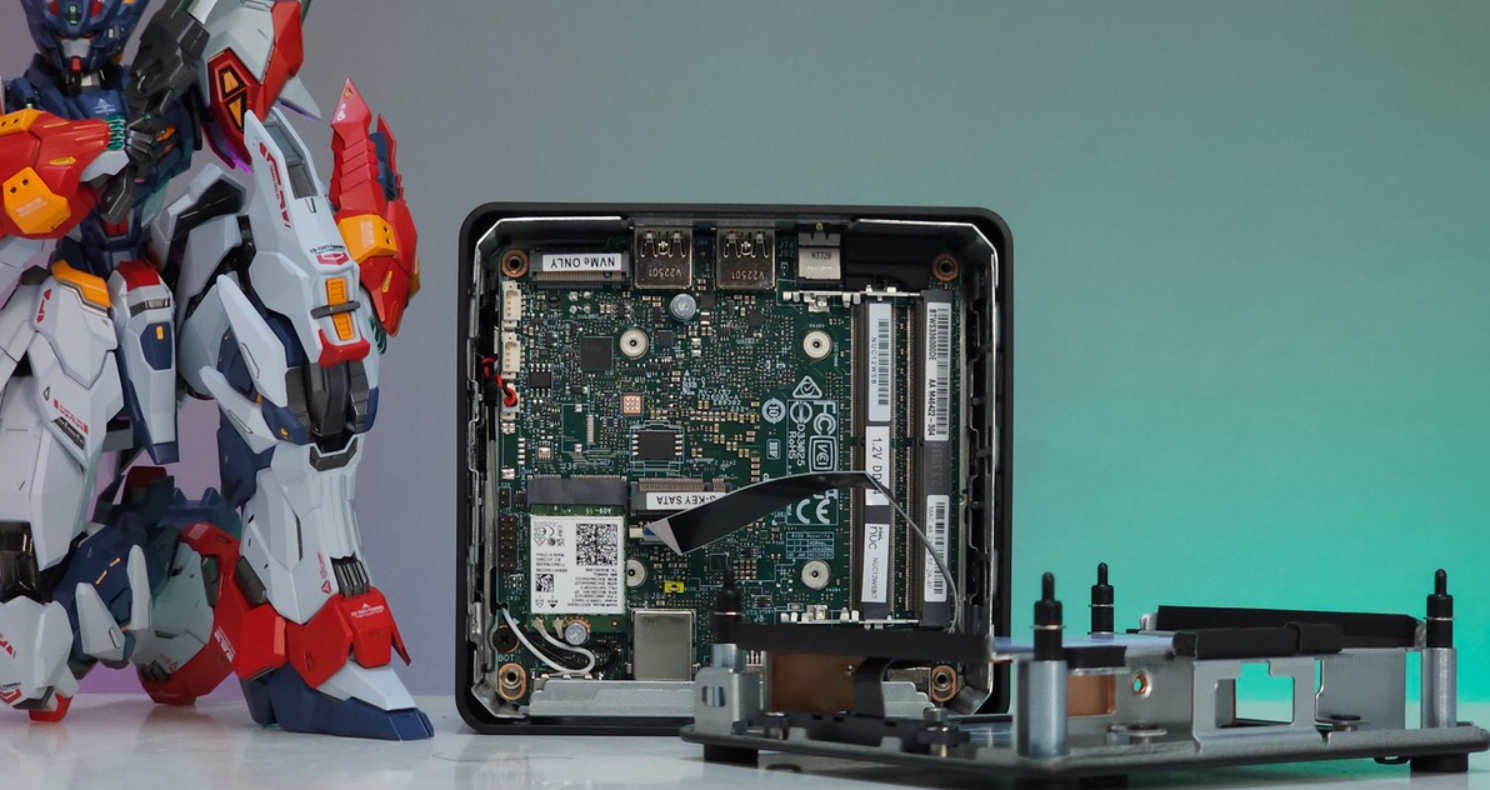 Asus NUC 12 Pro Tall NUC12WSHI7