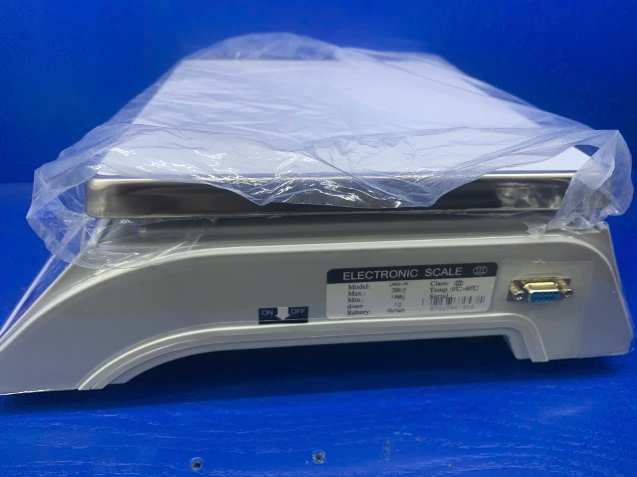 Cân điện tử UTE UWAN 30KG (kết nối RS232)_bên cạnh