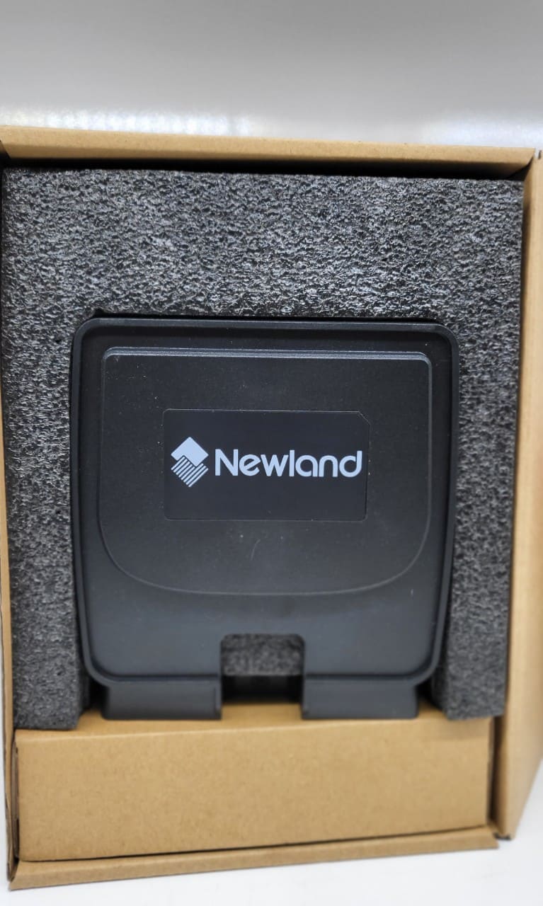 Máy quét mã vạch 2D Newland FR8080