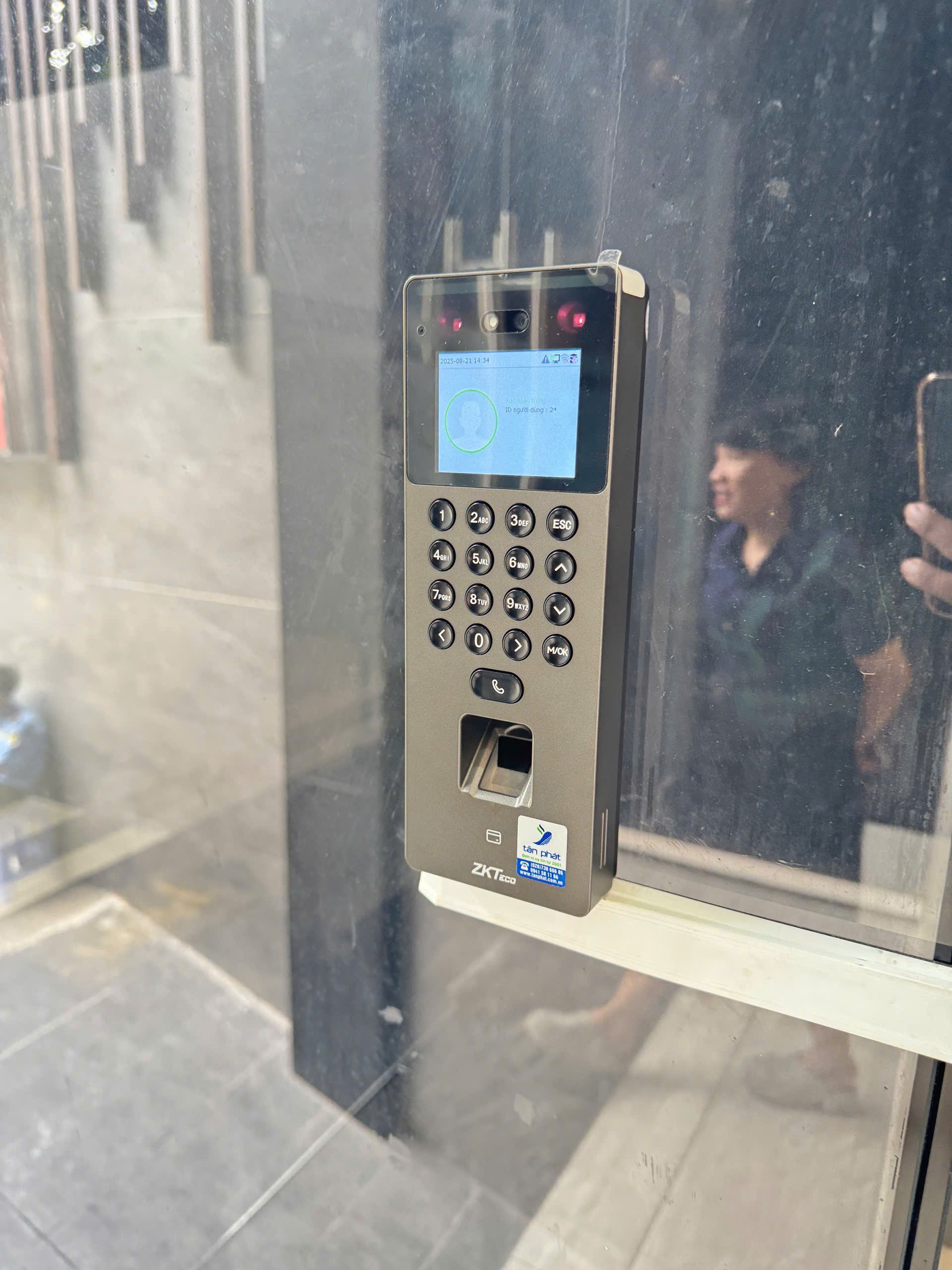 Máy chấm công ZK Teco SenseFace 2A (vân tay, khuôn mặt, thẻ từ)
