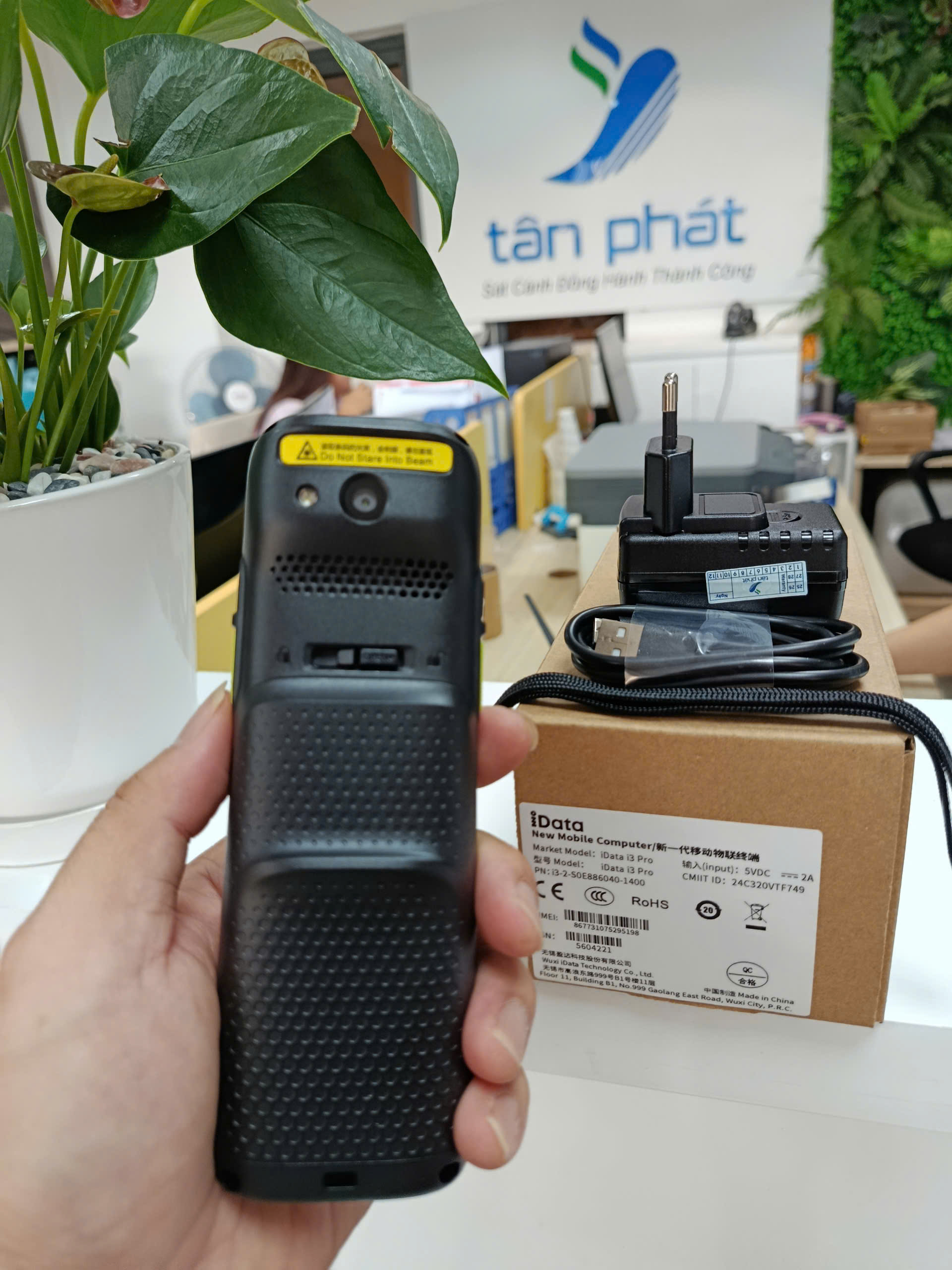 M&aacute;y kiểm kho PDA iData I3 Pro c&oacute; b&agrave;n ph&iacute;m