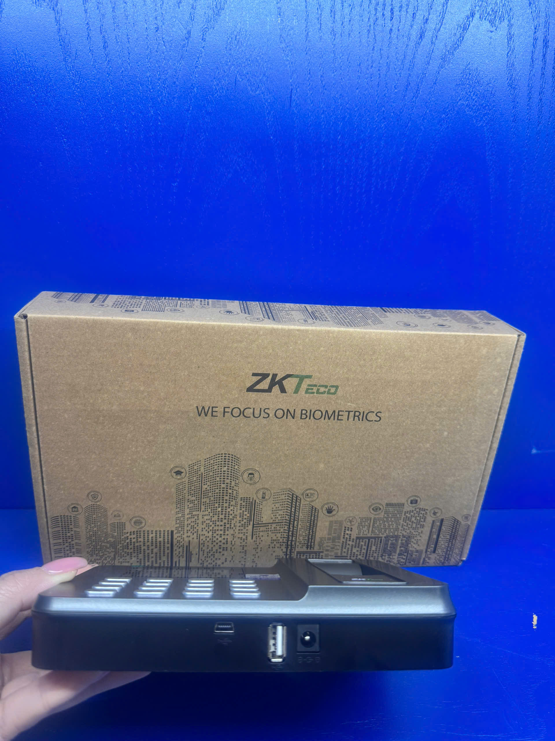 ảnh thực tế Máy chấm công vân tay ZKteco LX35