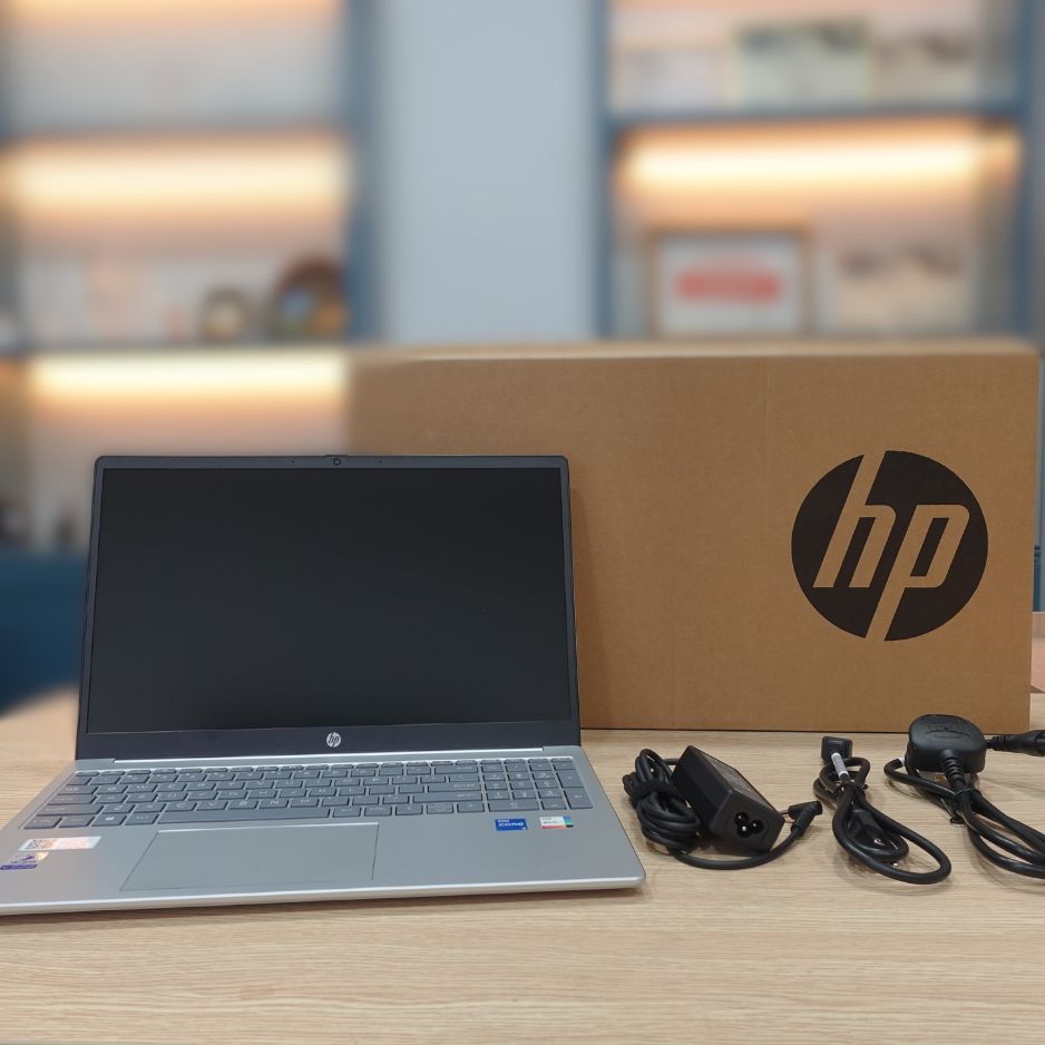 Laptop HP 15 fd0237TU 9Q972PA ảnh 2