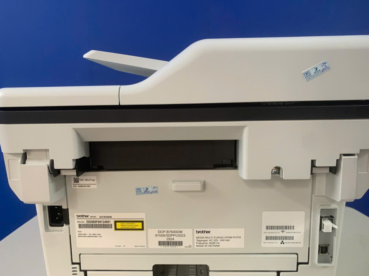may-in-brother-dcp-b7640dw_sau