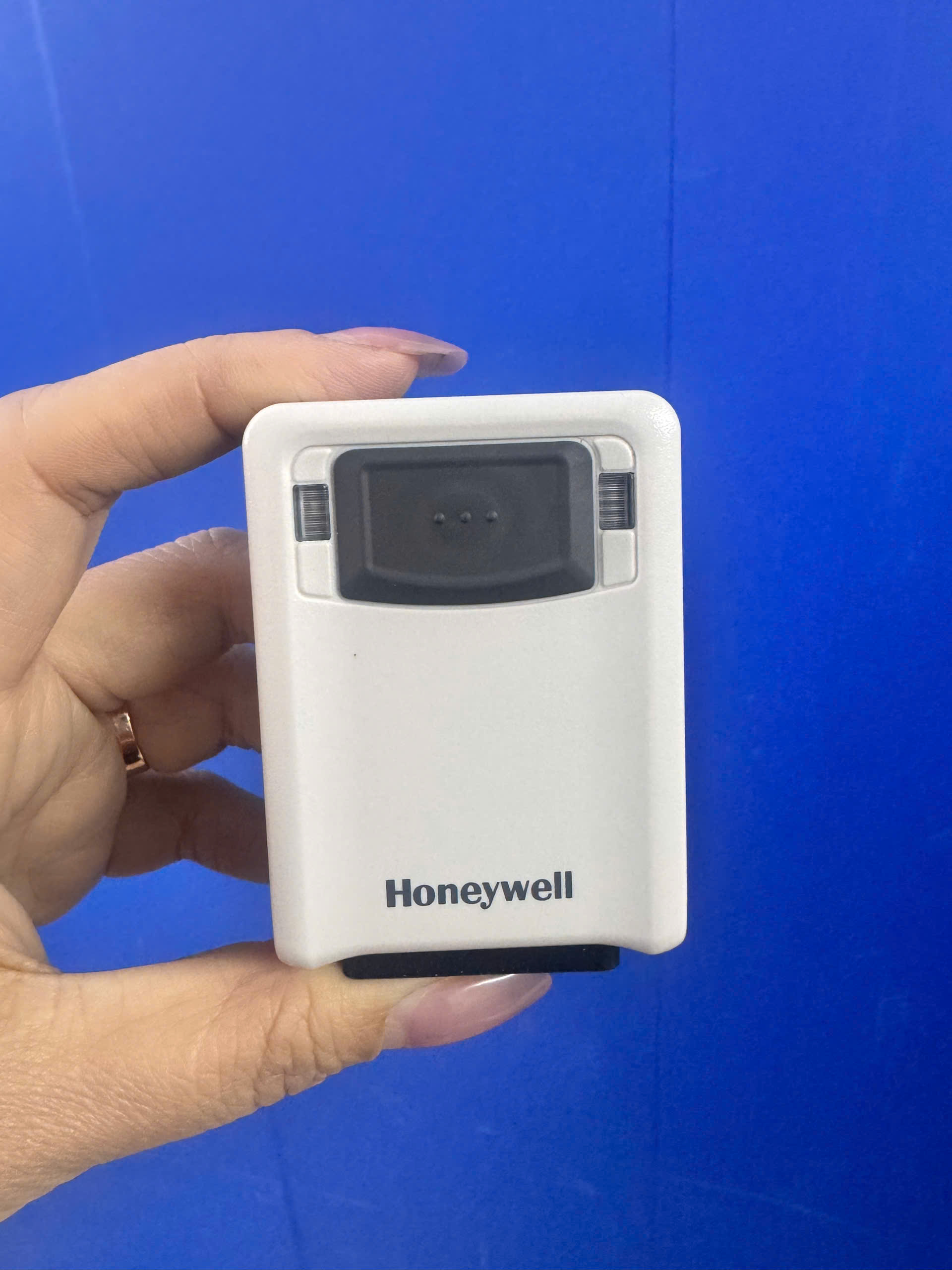 M&aacute;y qu&eacute;t m&atilde; vạch Honeywell 3320GHD (c&aacute;p RS232)