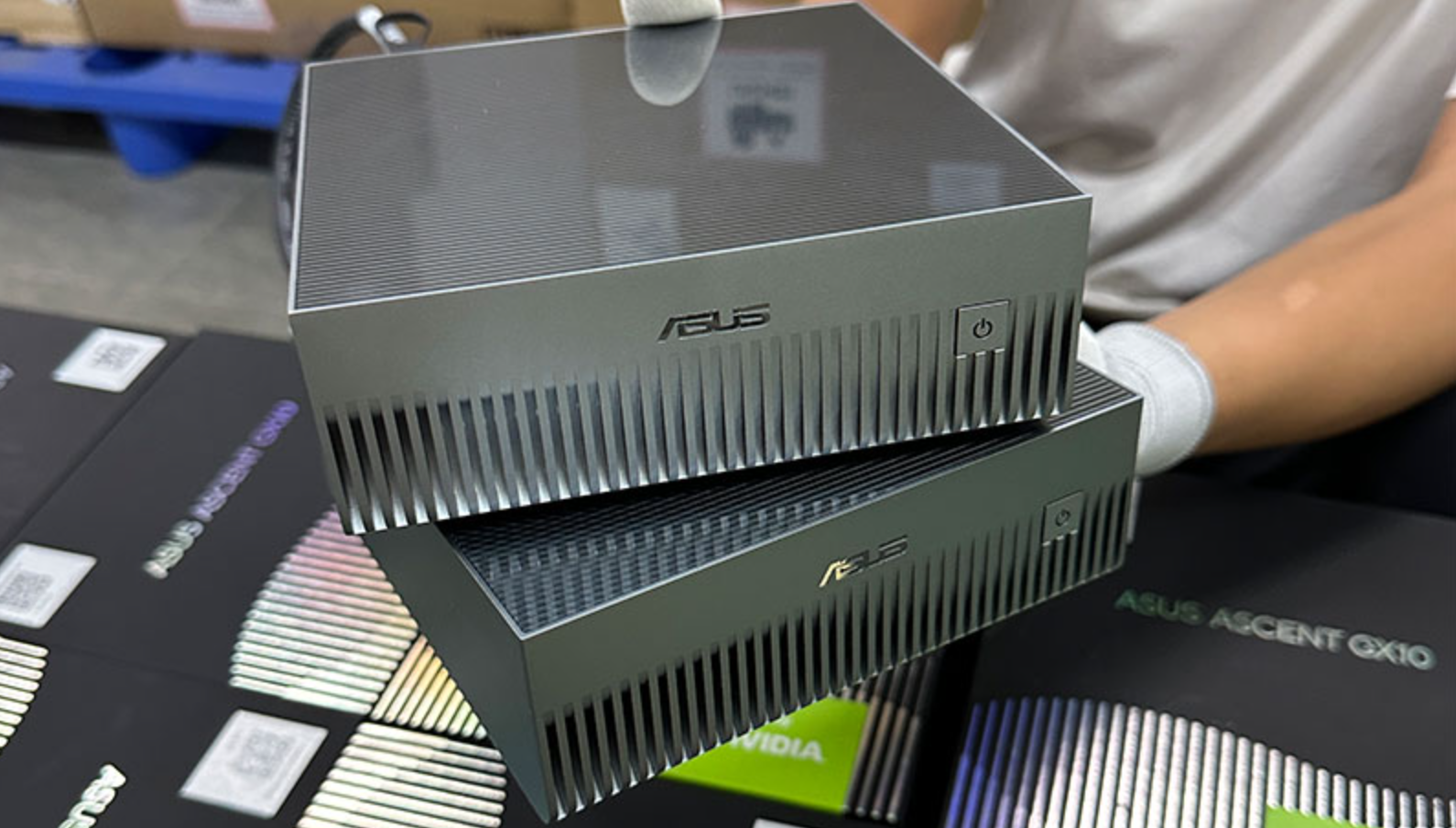 Asus Ascent GX10 GX10-GG0012BN