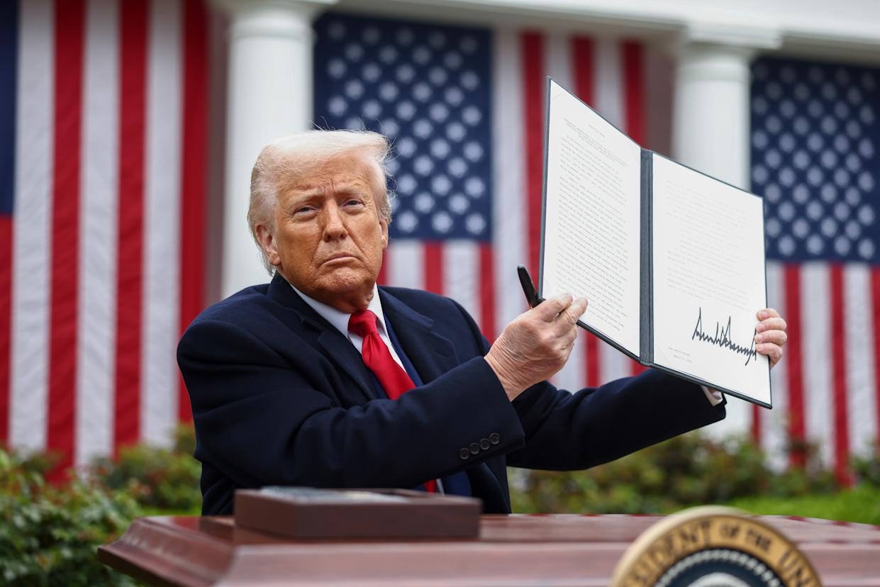 Trump phát tín hiệu cứng rắn: Thuế mới với hàng Trung Quốc có thể không chỉ dừng ở 50% ảnh 1