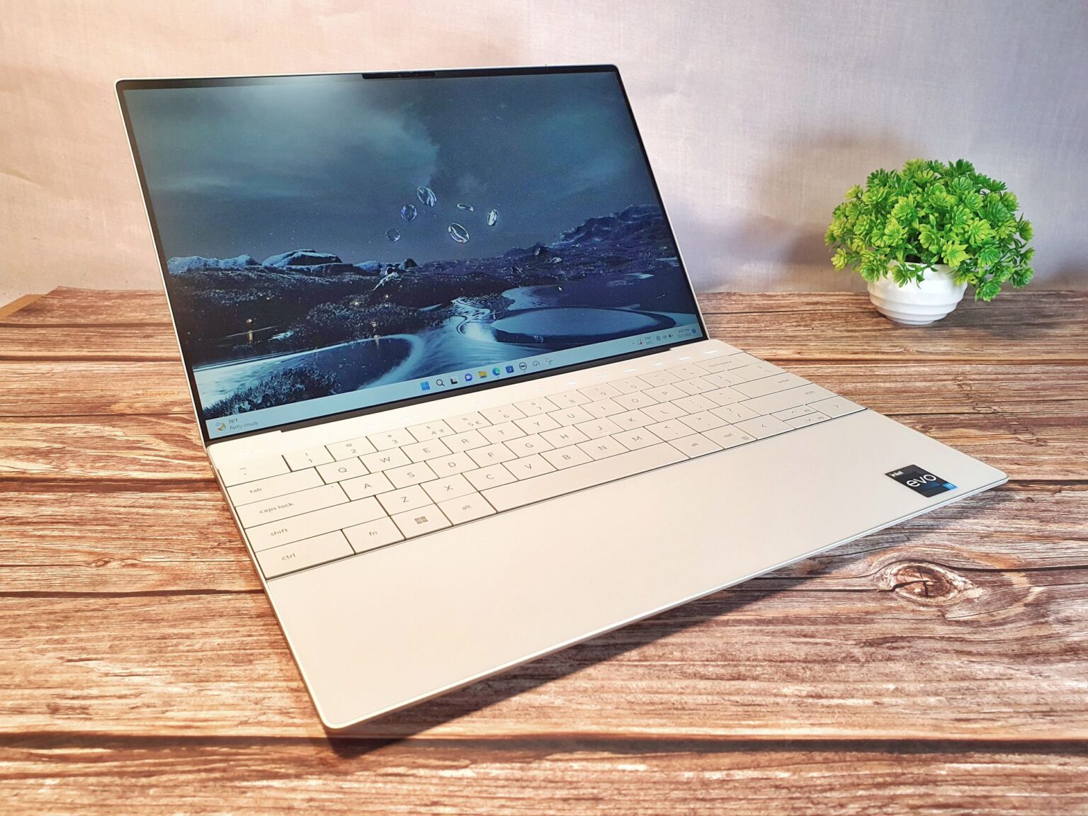 Khám Phá Dell XPS 13 Plus 9320 tinh te