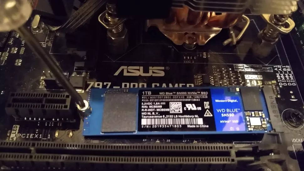 Cách lắp đặt ổ cứng SSD M.2 vào máy tính PC