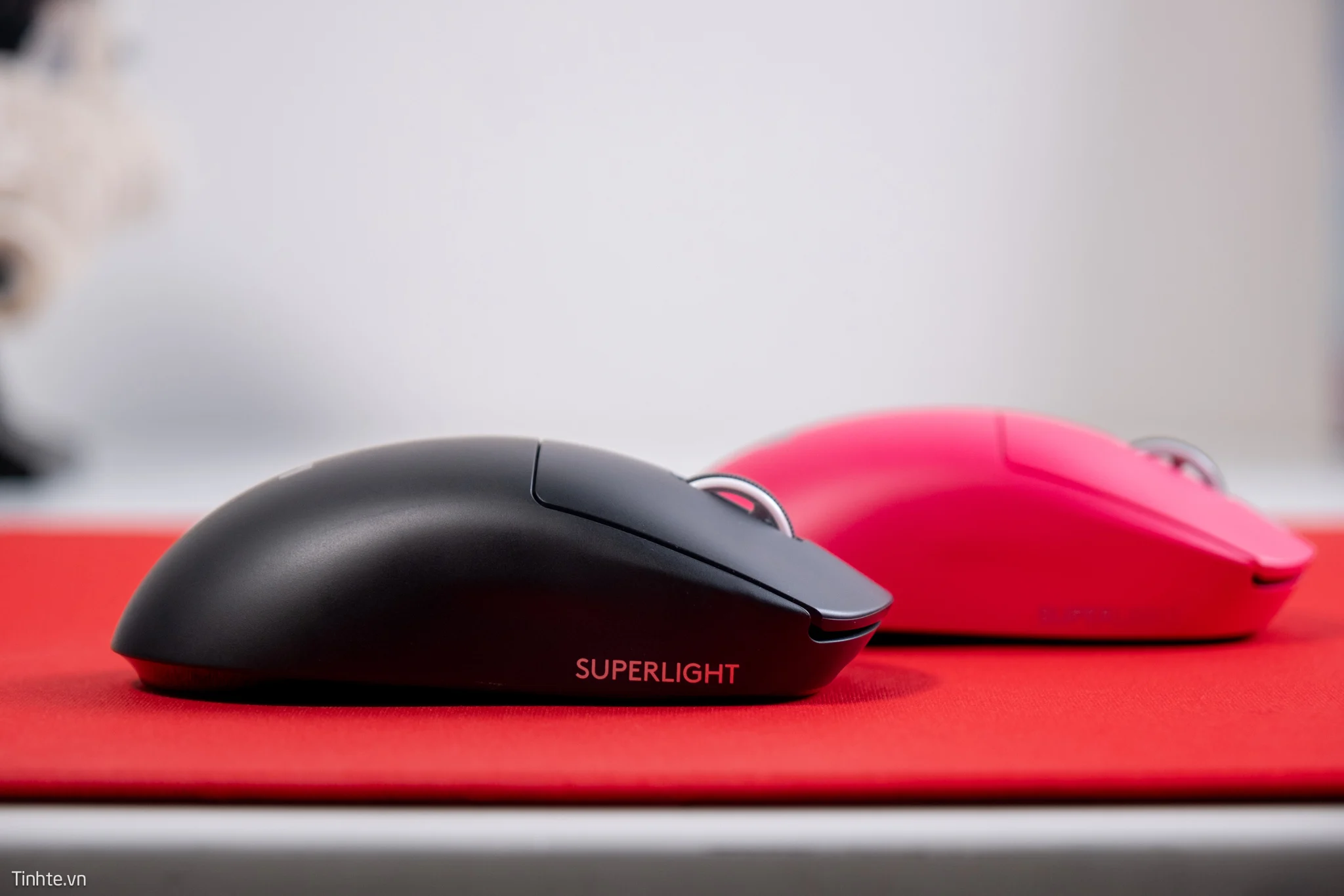 Logitech G Pro X Superlight 1 và Superlight 2 - hình 2