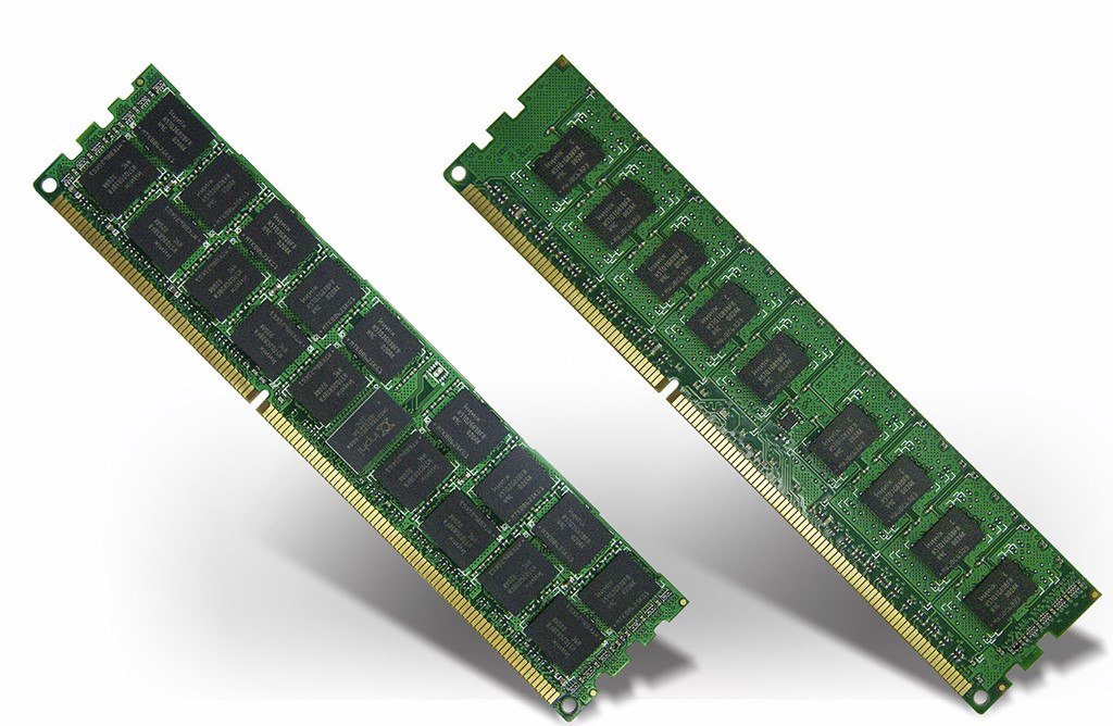 So sánh :Sự khác nhau giữa RAM Registered ECC và RAM Unbuffered ECC ?