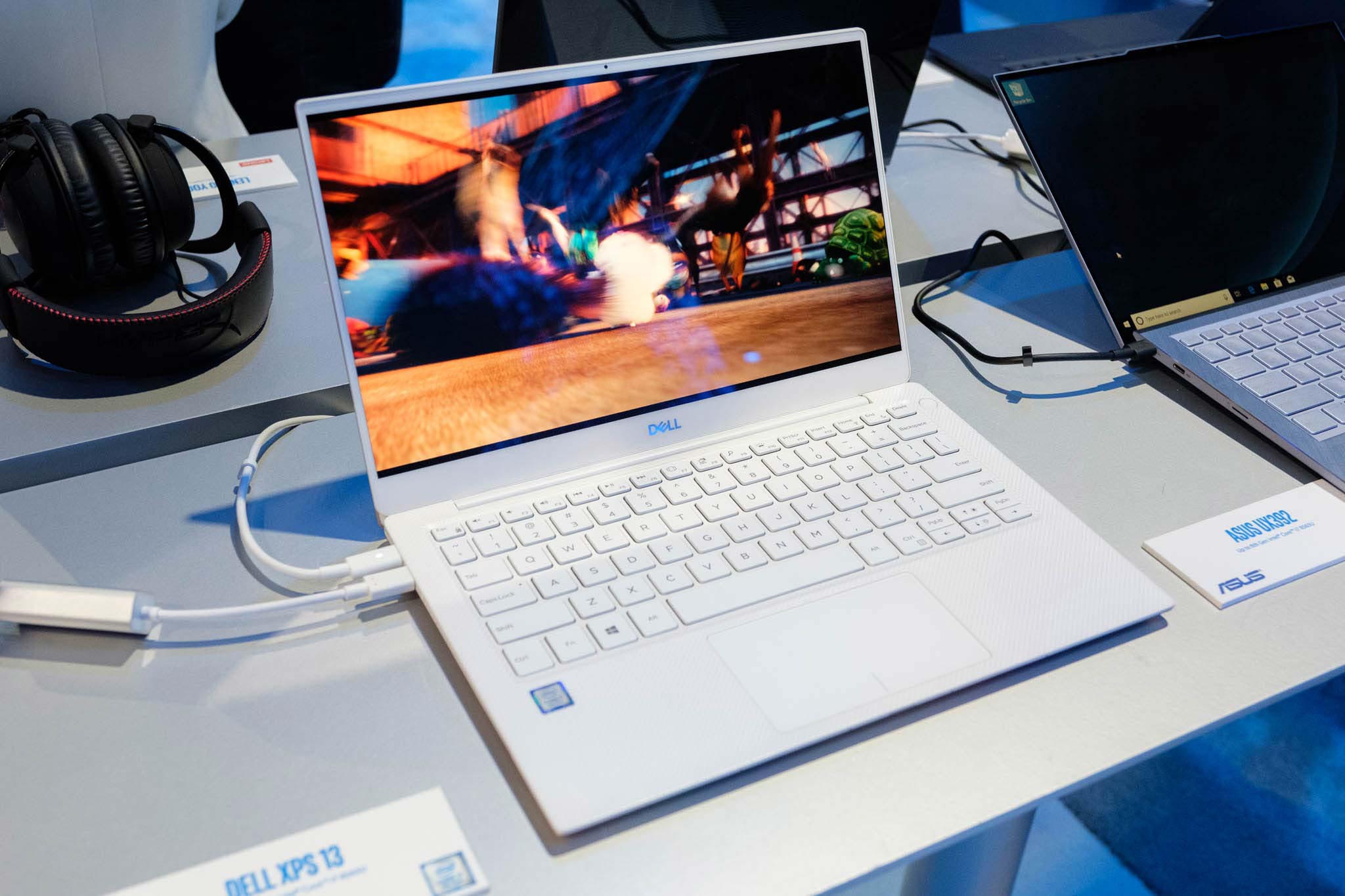 Laptop mỏng nhẹ dùng văn phòng, nên lựa máy nào?