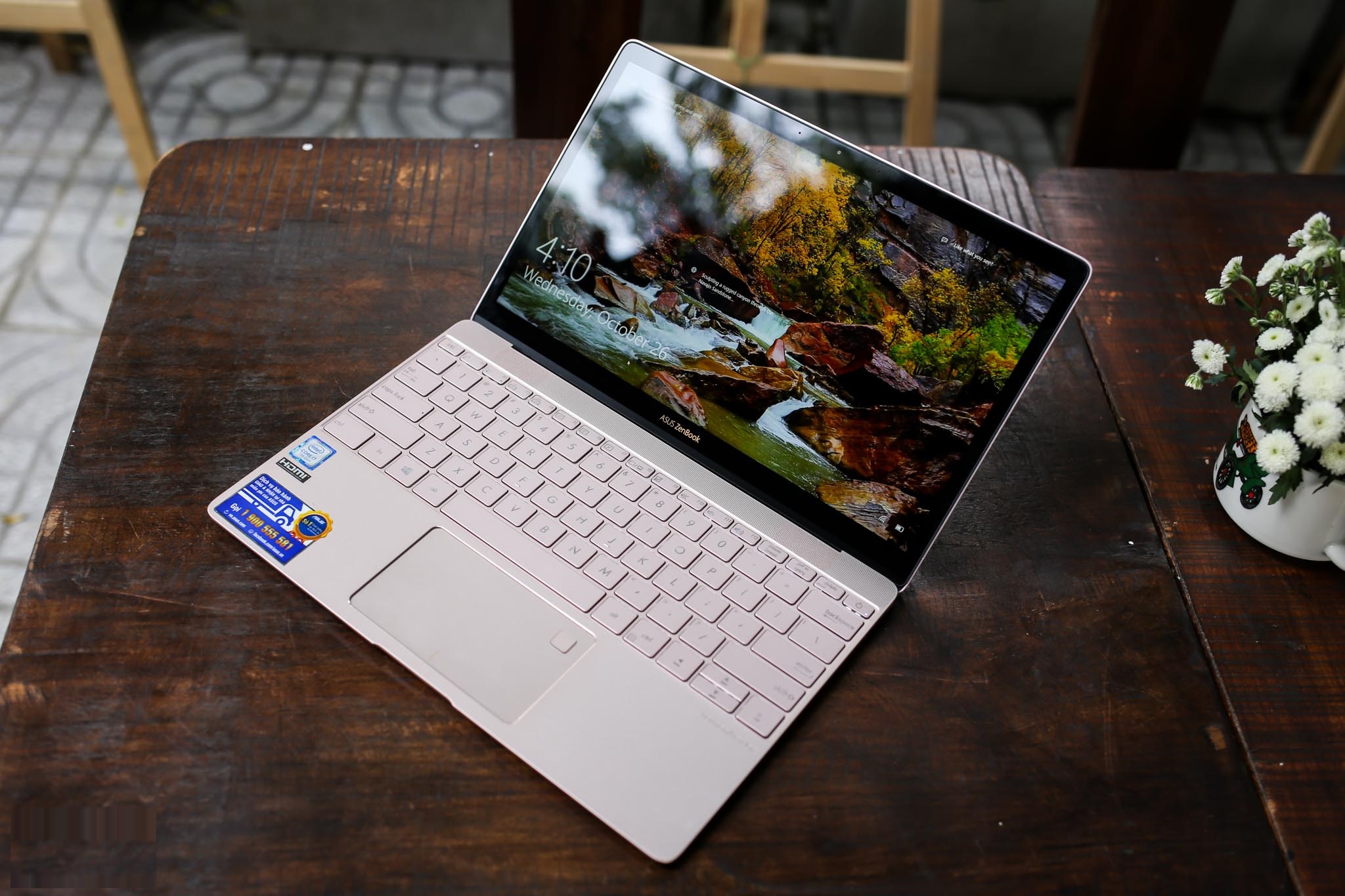 Laptop giá rẻ thường phải hi sinh những thứ gì, và nên chú ý gì nếu anh em định mua?