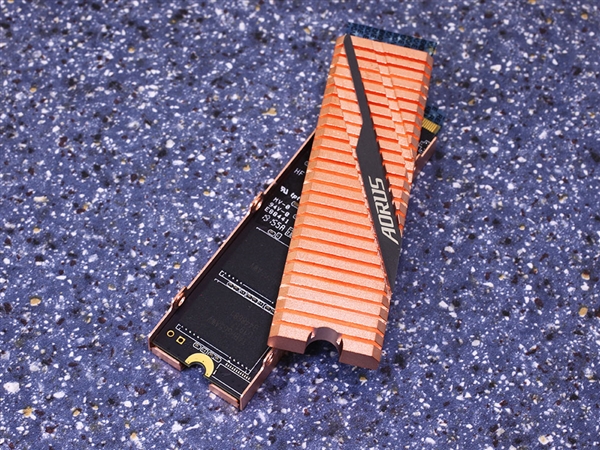 Đánh giá hiệu năng SSD PCIe 4.0